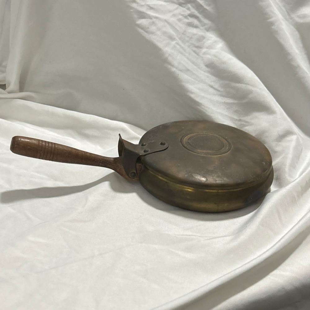 Vintage Brass Bed Warmer Silent Butler Wooden Handle Antique Style Decor 11 inch